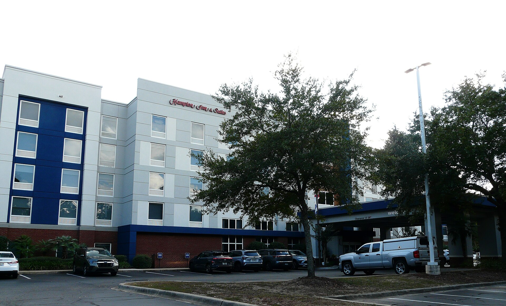 Hampton Inn & Suites Page 或同级